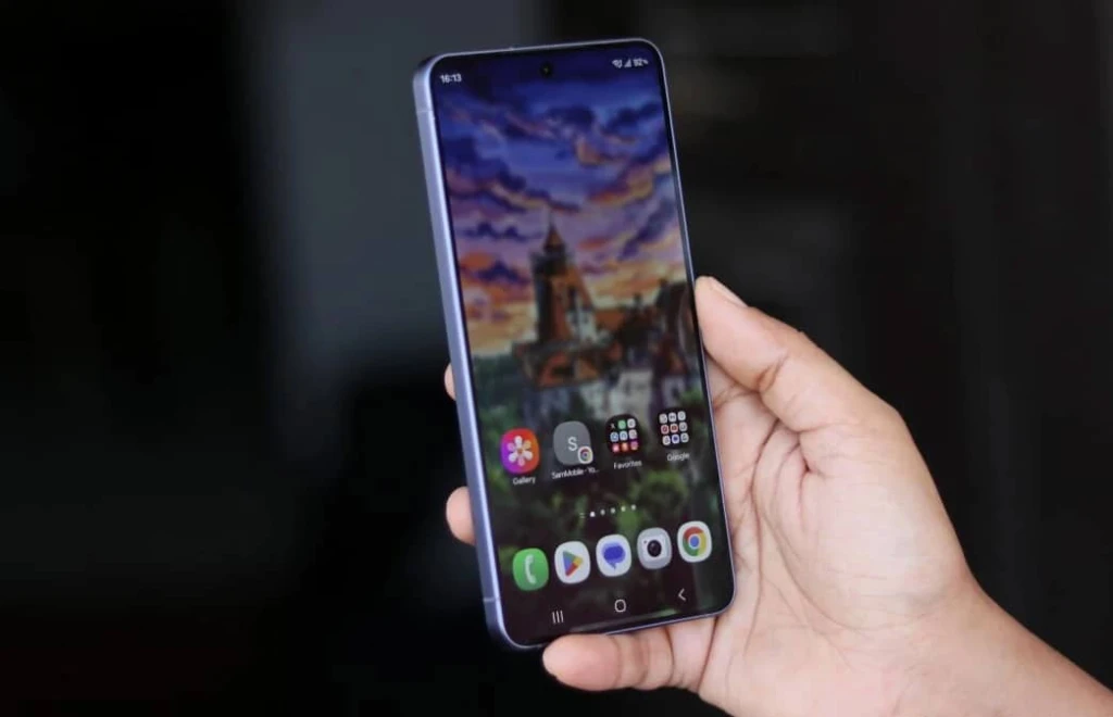 Apple може змусити Samsung нарешті відмовитися від багаторічного застою: чому iPhone 18 стає тривожним сигналом